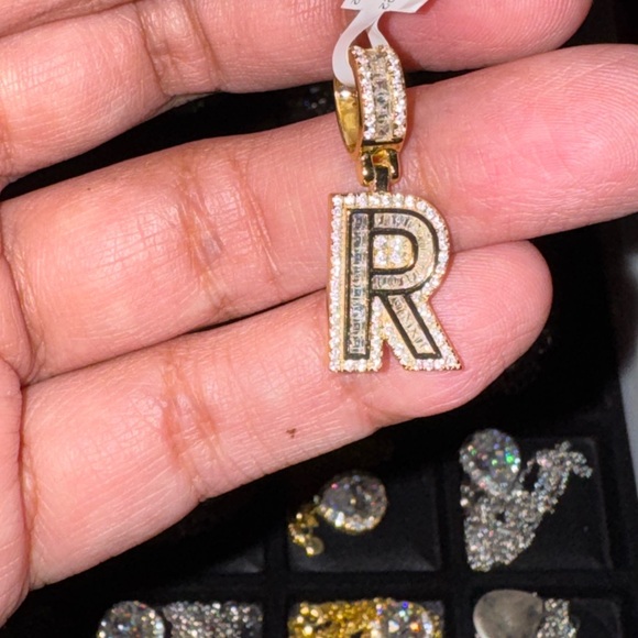 VVS Swarovski Crystal initial S pendant, name necklace, monogram Letter, S charm - Picture 8 of 10
